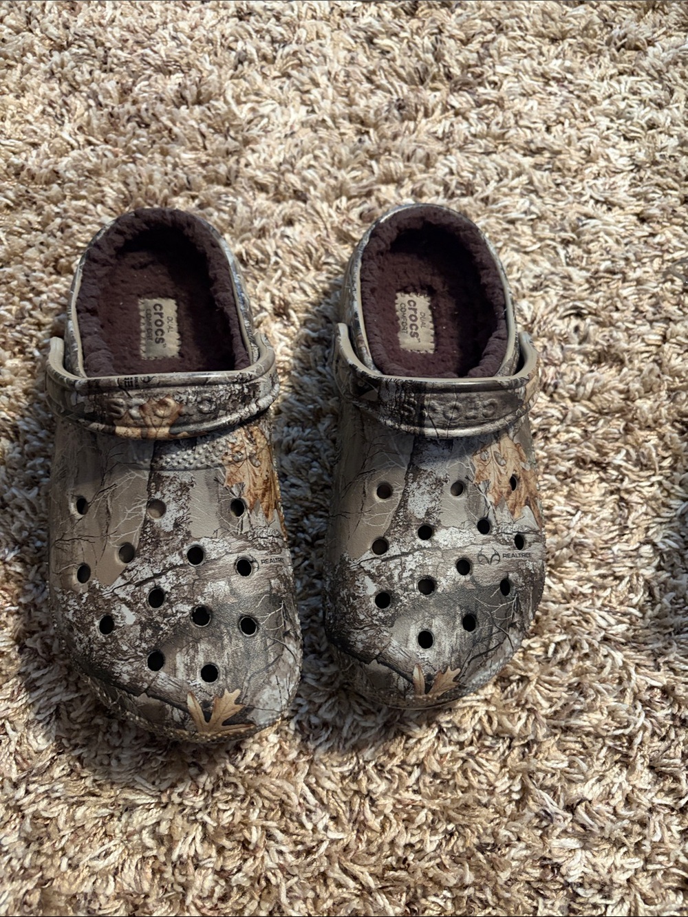 CROCS Kids' Realtree Camo Lined Clog in Brown and Tan